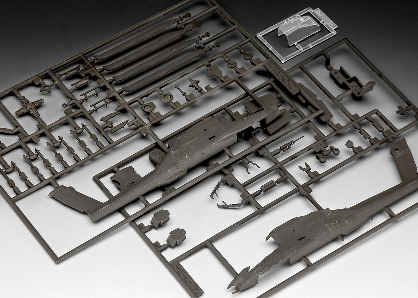 1/00 Revell - AH-64A Apache