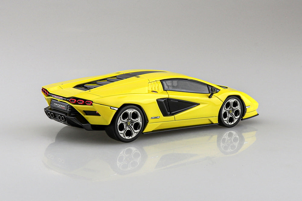 1/32 Aoshima - Lamborghini Countach LPI 800-4 Yellow