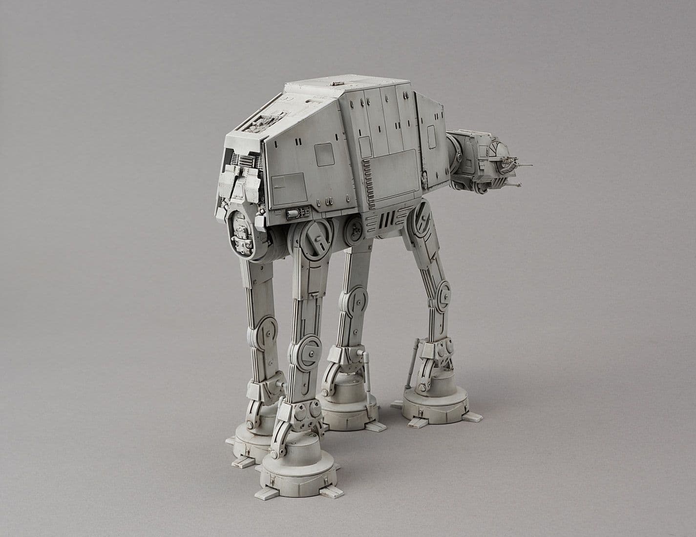 1/144 Bandai - Star Wars AT-AT (Revell re-release)