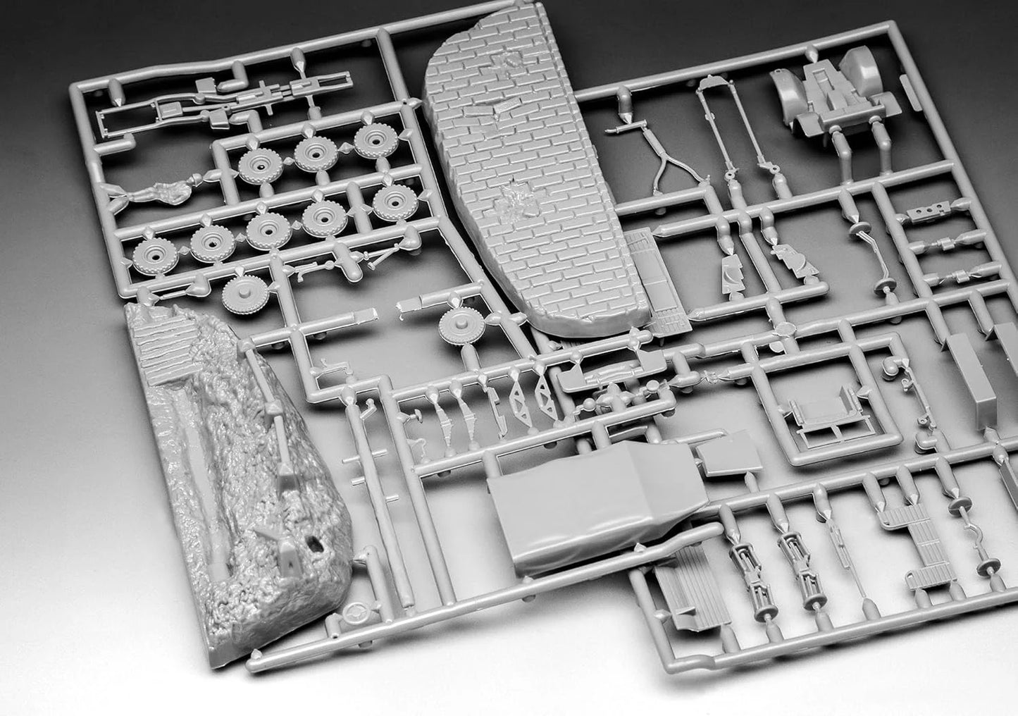 1/76 Revell - Krupp Protze KFZ 69 with 3,7cm PaK - Product Image