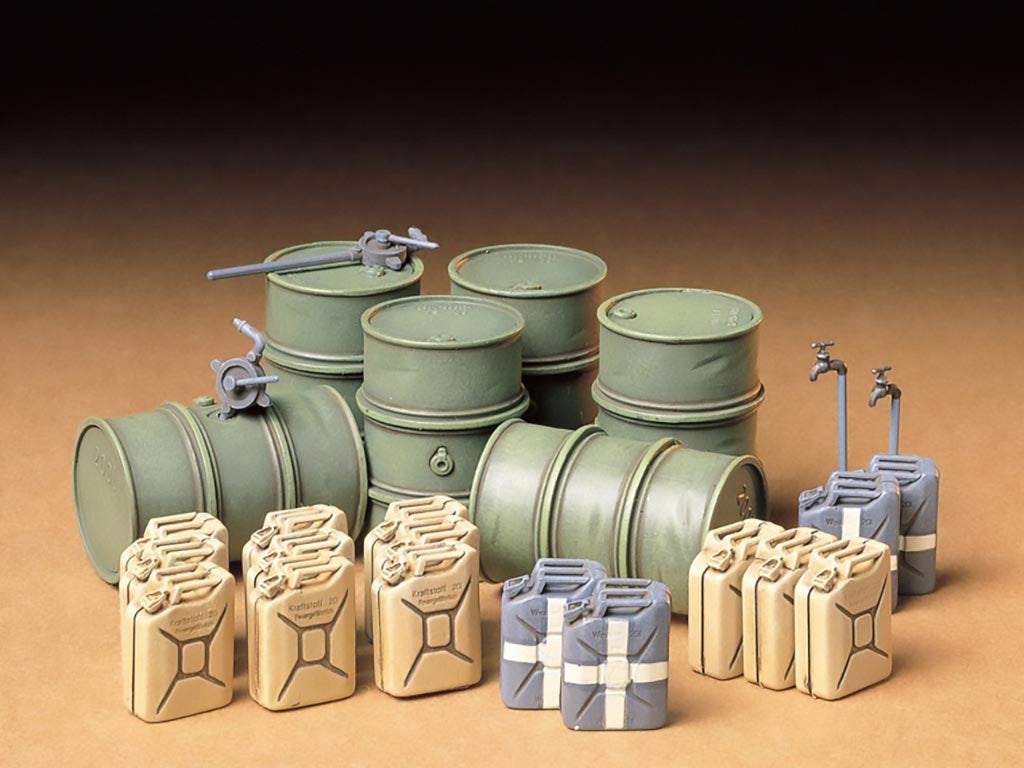 Tamiya 1/35 Military - German Fuel Drums & Jerry Cans Set - 35186
