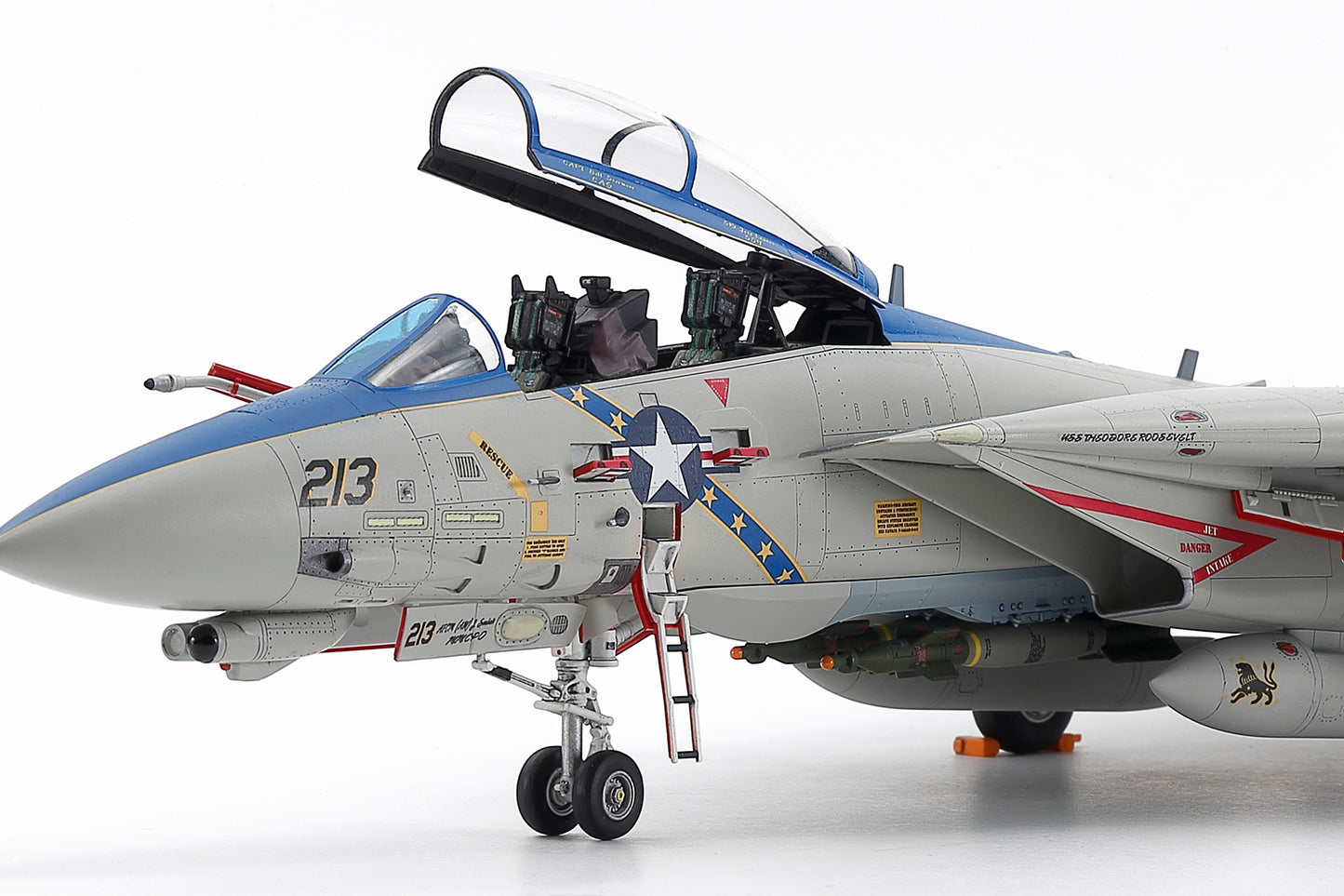 Tamiya 1/72 Aircraft - 1/72 Grumman F-14D Tomcat - 60795