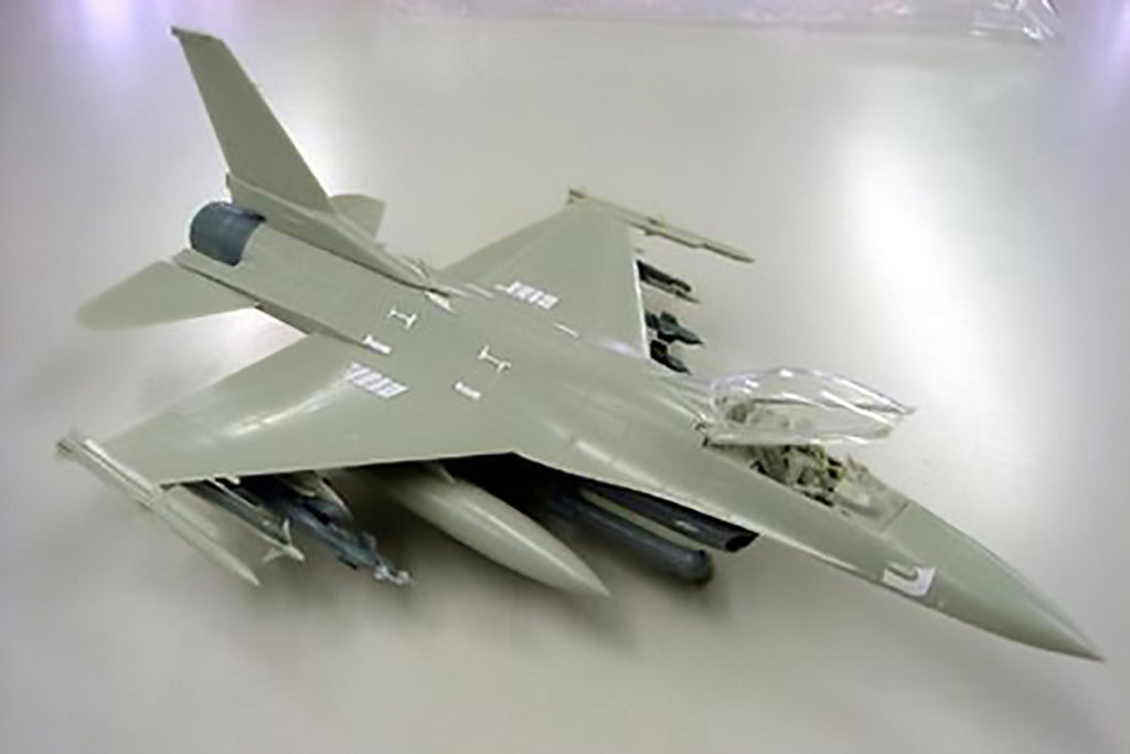 Tamiya 1/48 Aircraft - F-16C (Black 25/32) - 61101