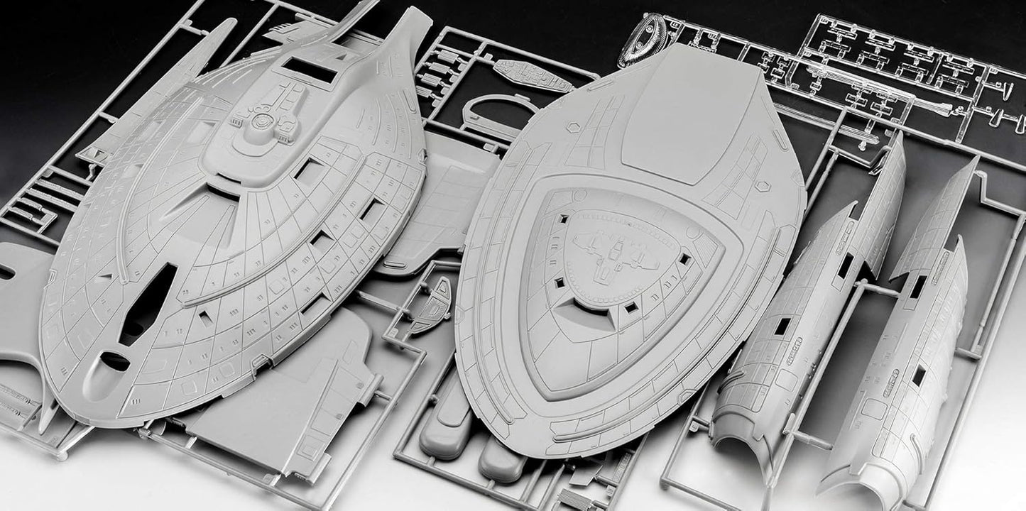 1/670 Revell - Star Trek U.S.S Voyager NCC-74656