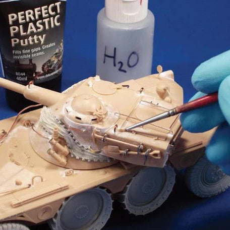 Deluxe Materials - Perfect Plastic Putty 40ml