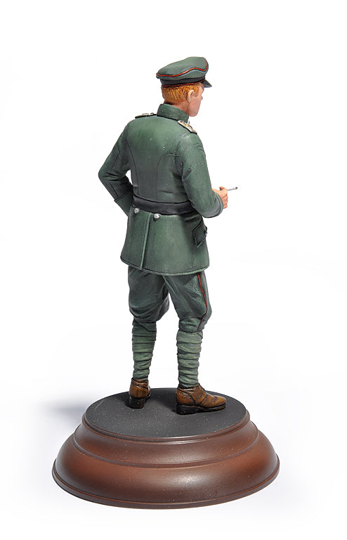 MiniArt 1/16 Figures & Miniatures - Ernst Udet. WWI Flying Ace - 16030