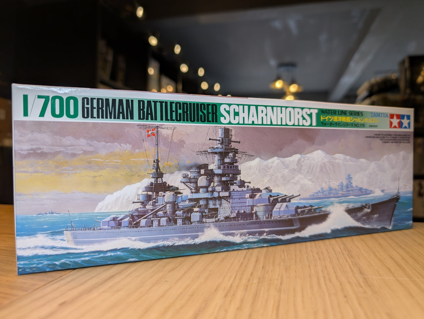 1/700 Tamiya - German Battlecruiser Scharnhorst (Water Line Series) 77518