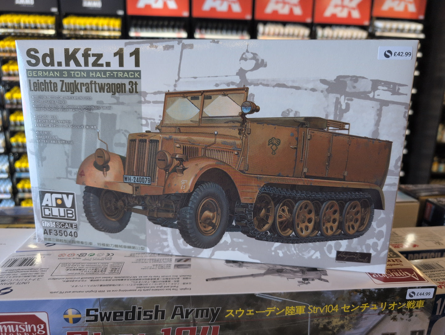 1/35 AFV CLUB - German Army SdKfz 11 3-Ton Half-Track Vehicle