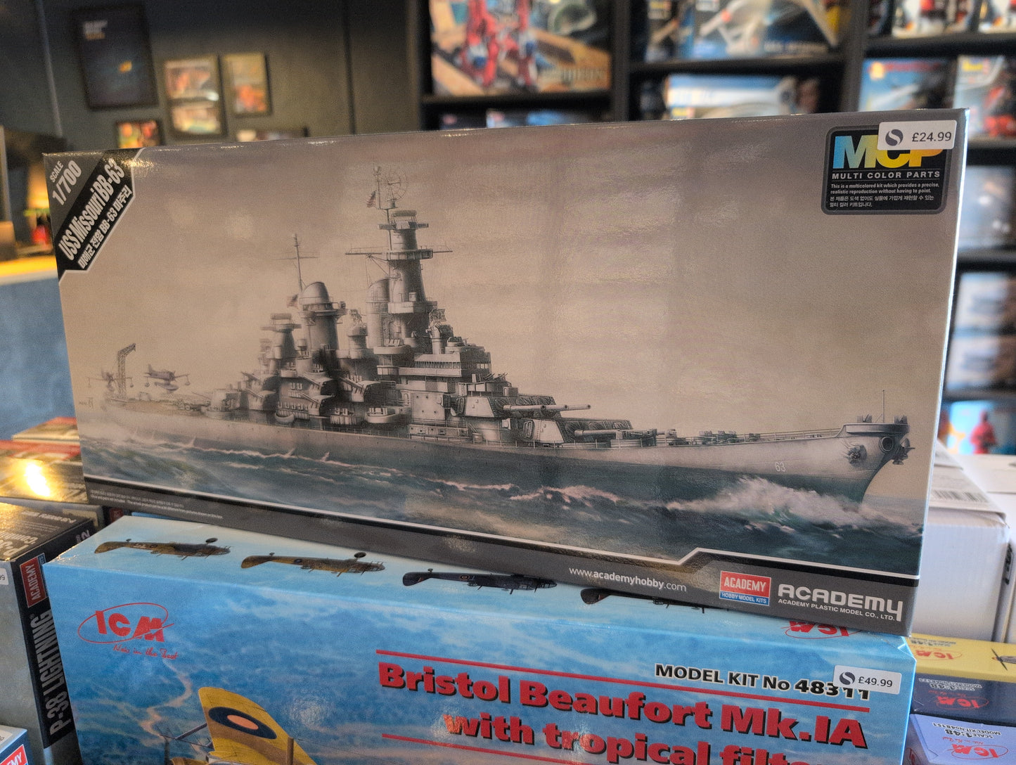 1/700 Academy - US Navy USS Missouri BB-63 MCP Battleship