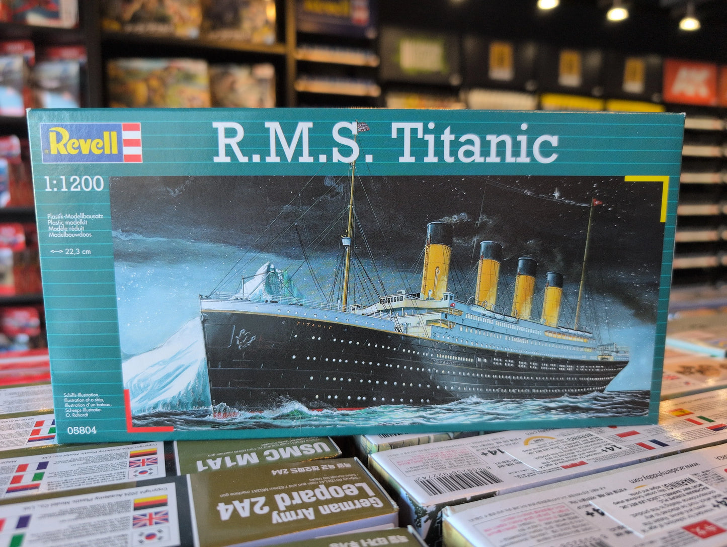 1/1200 Revell - R.M.S Titanic - Product Image