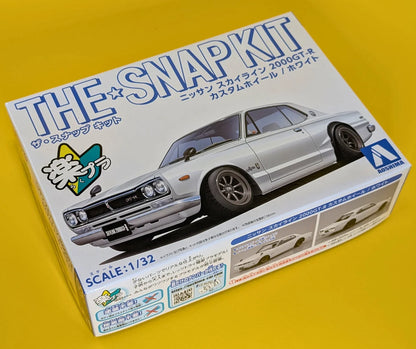 1/32 Aoshima - Snap Kit Nissan Skyline 2000 GTR White with Custom Wheels - Product Image