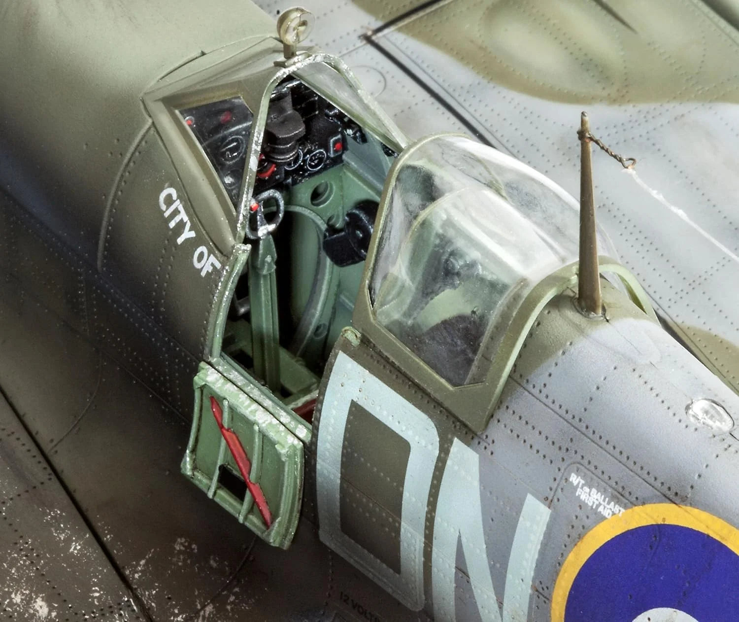 1/32 Revell - Spitfire Mk.IXC - Product Image