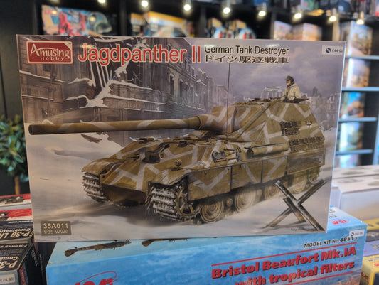 1/35 Amusing Hobby - Jagdpanther II Destroyer - Product Image