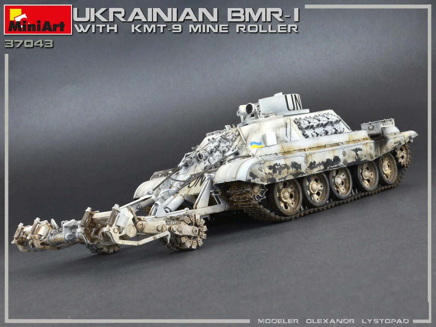 1/35 MiniArt - Ukranian BMR-1 w/KMT-9 37043 - Product Image