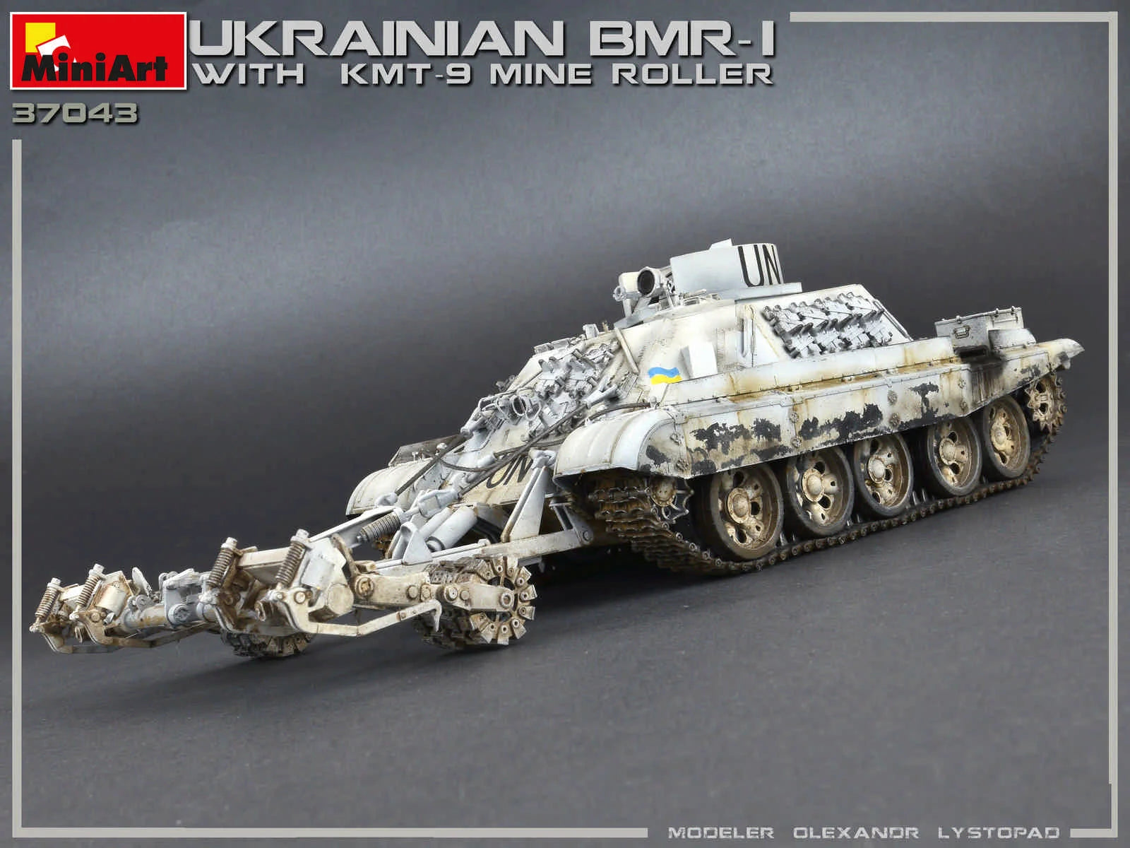 1/35 MiniArt - Ukranian BMR-1 w/KMT-9 37043 - Product Image