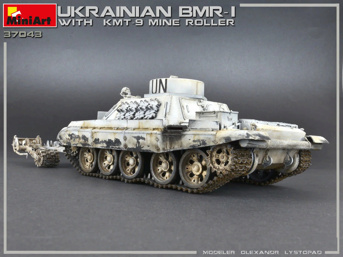 1/35 MiniArt - Ukranian BMR-1 w/KMT-9 37043 - Product Image