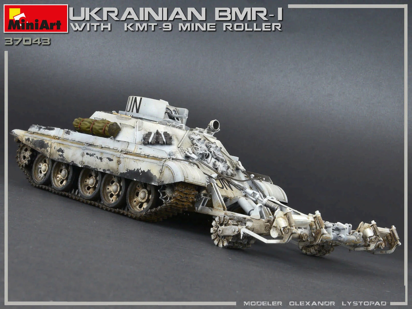 1/35 MiniArt - Ukranian BMR-1 w/KMT-9 37043 - Product Image
