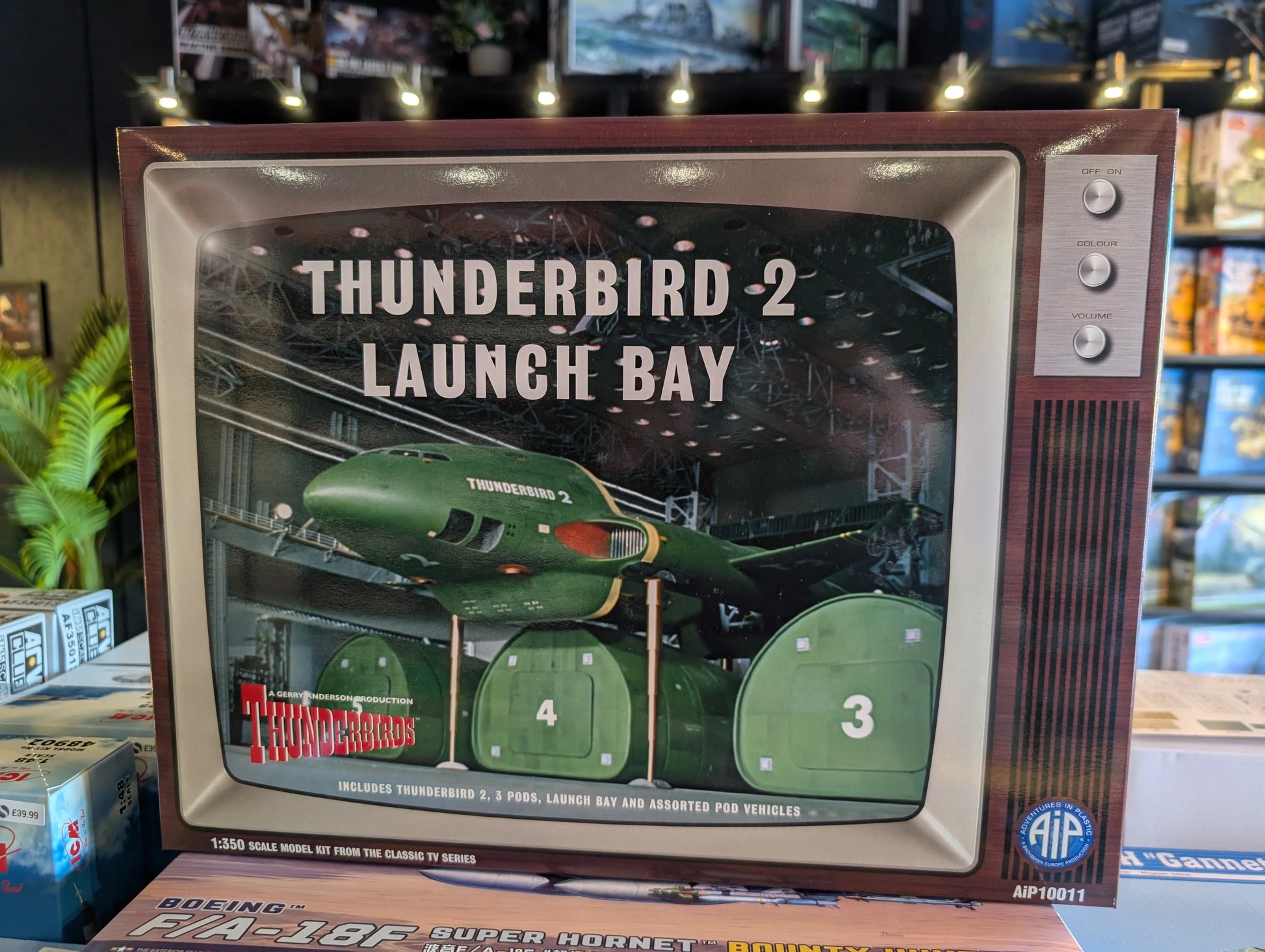 1/350 AIP - Thunderbird 2 w/Launch Bay - Product Image