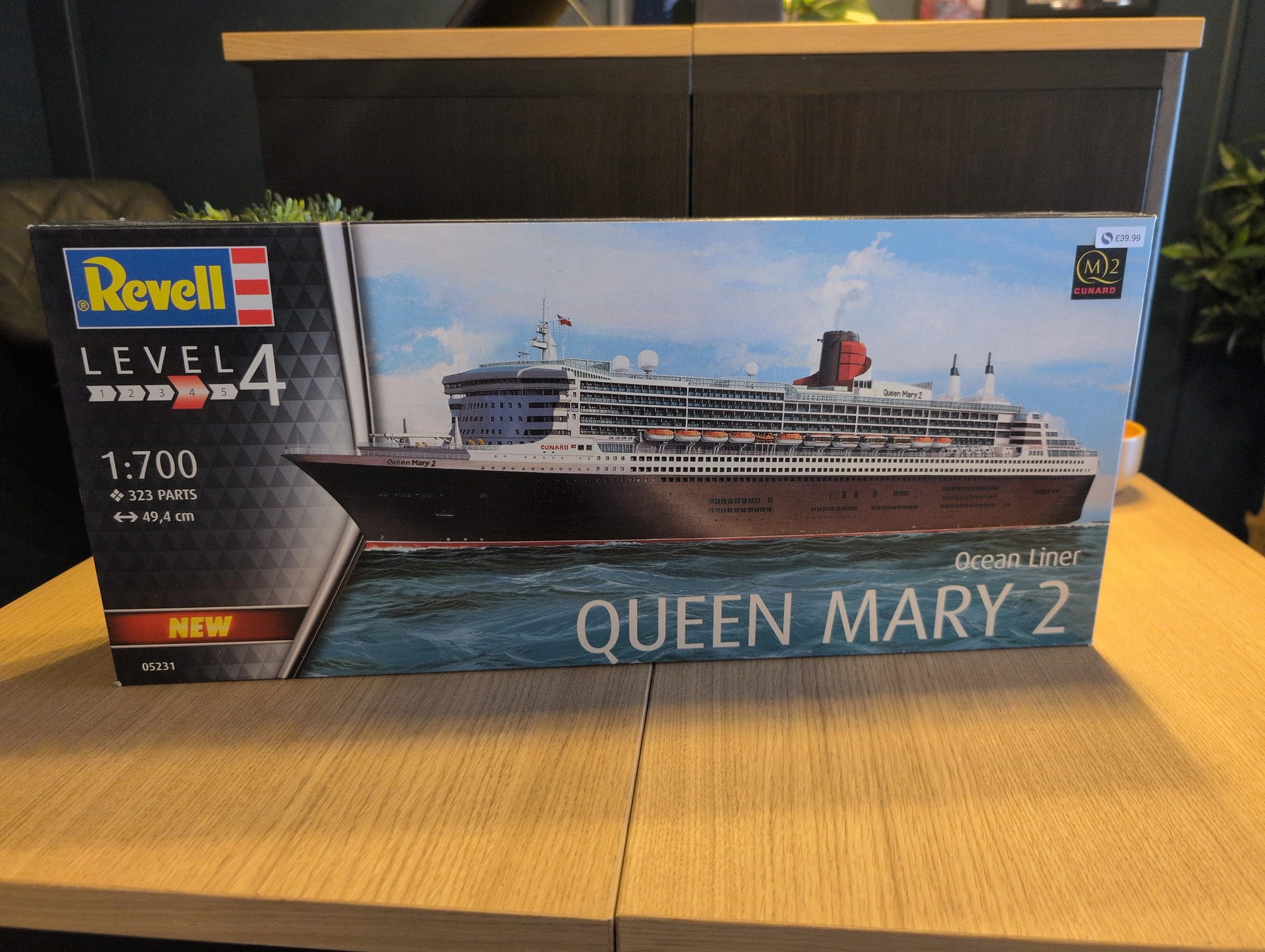 1/700 Revell - Queen Mary 2 - Product Image