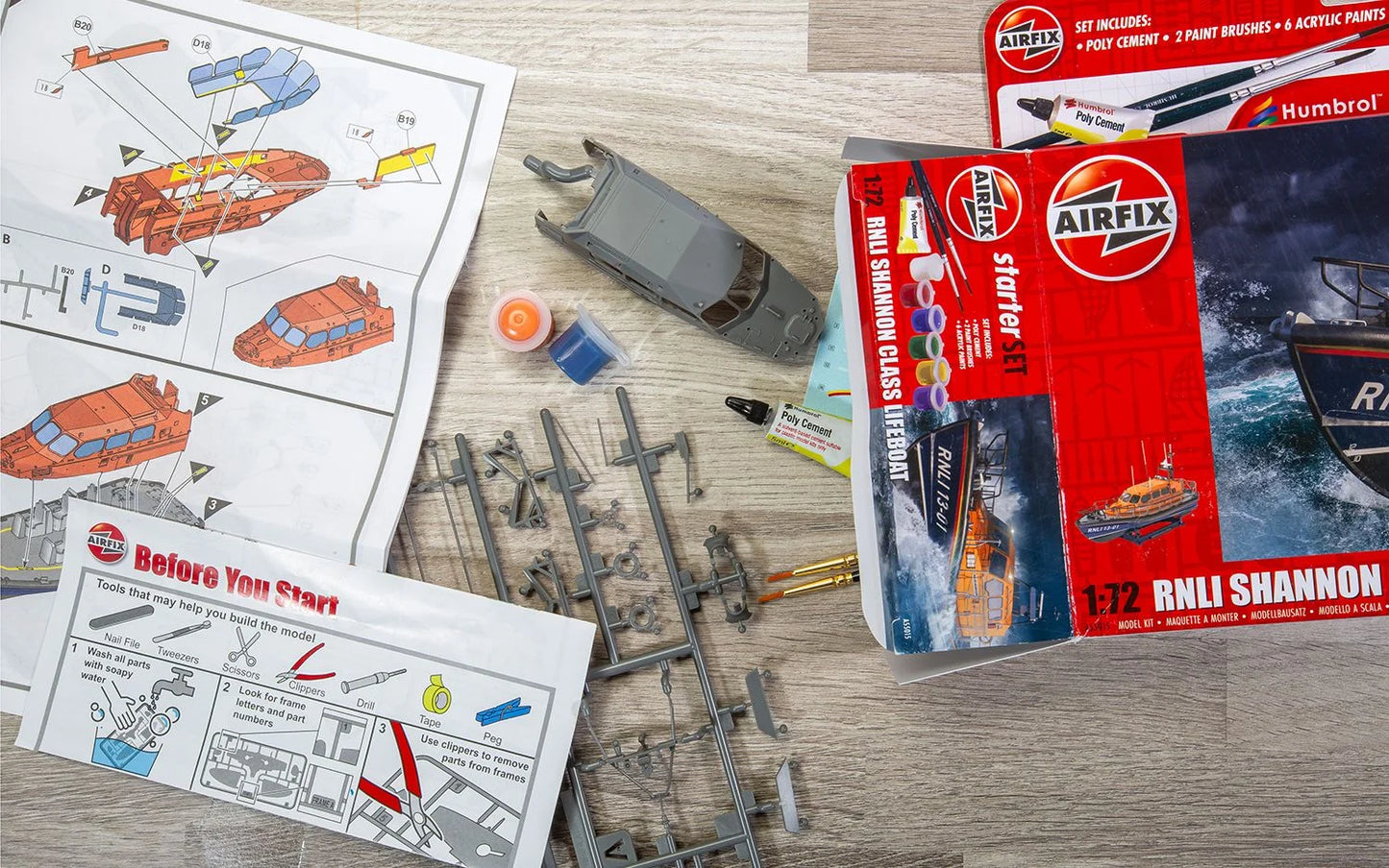 1/72 Airfix - RNLI Shannon Class Lifeboat Starter Set - Product Image