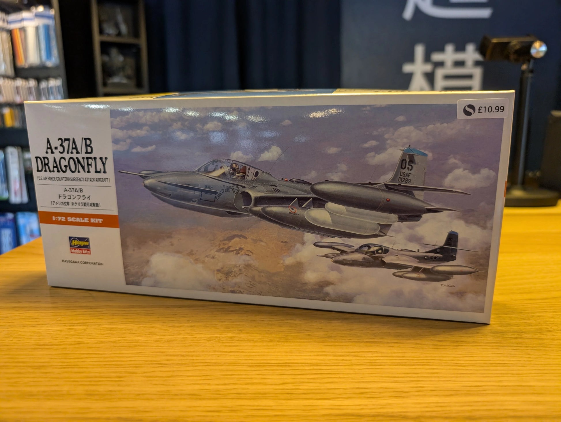 1/72 Hasegawa - A-37A/B Dragonfly (U.S Airforce Counter-insurgency Attack Aircraft) - Product Image