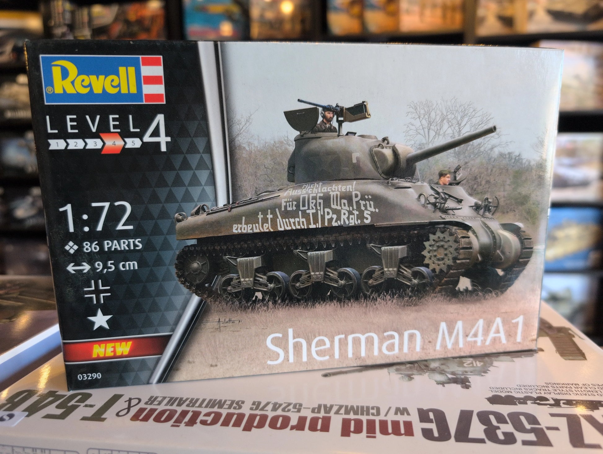 1/72 Revell - Sherman M4A1 - Product Image