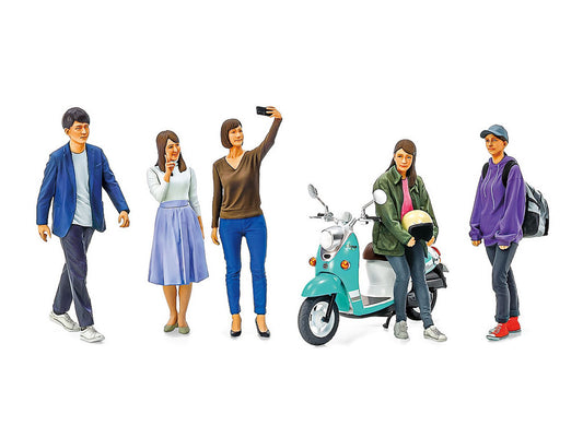 Tamiya 1/24 Cars - 1/24 Campus Friends II (Scooter & 5 Figures) - 24356