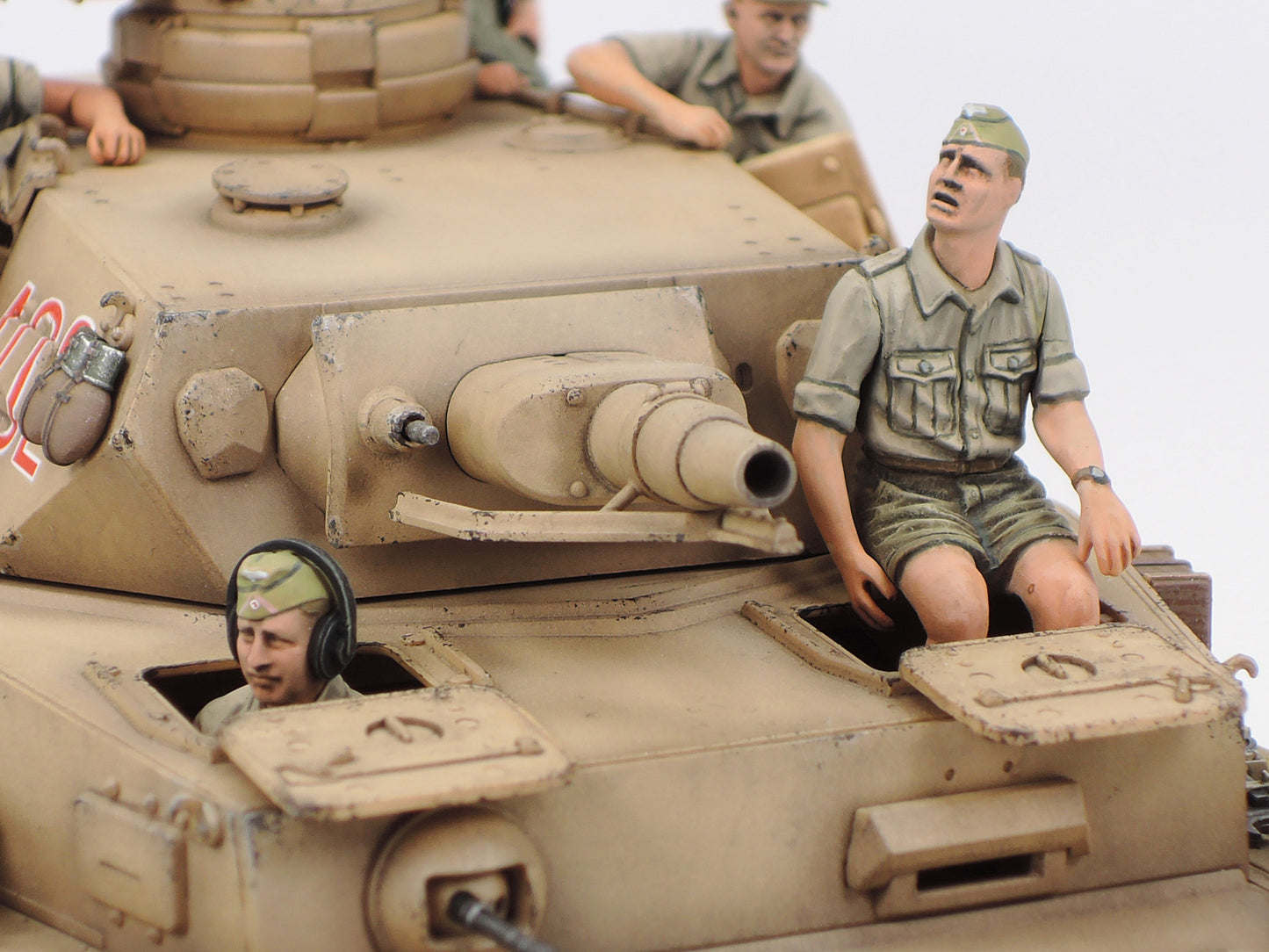 Tamiya 1/35 Military - 1/35 Panzerkampfwagen IV Ausf.F & Motorcycle Set "North Africa" - 25208