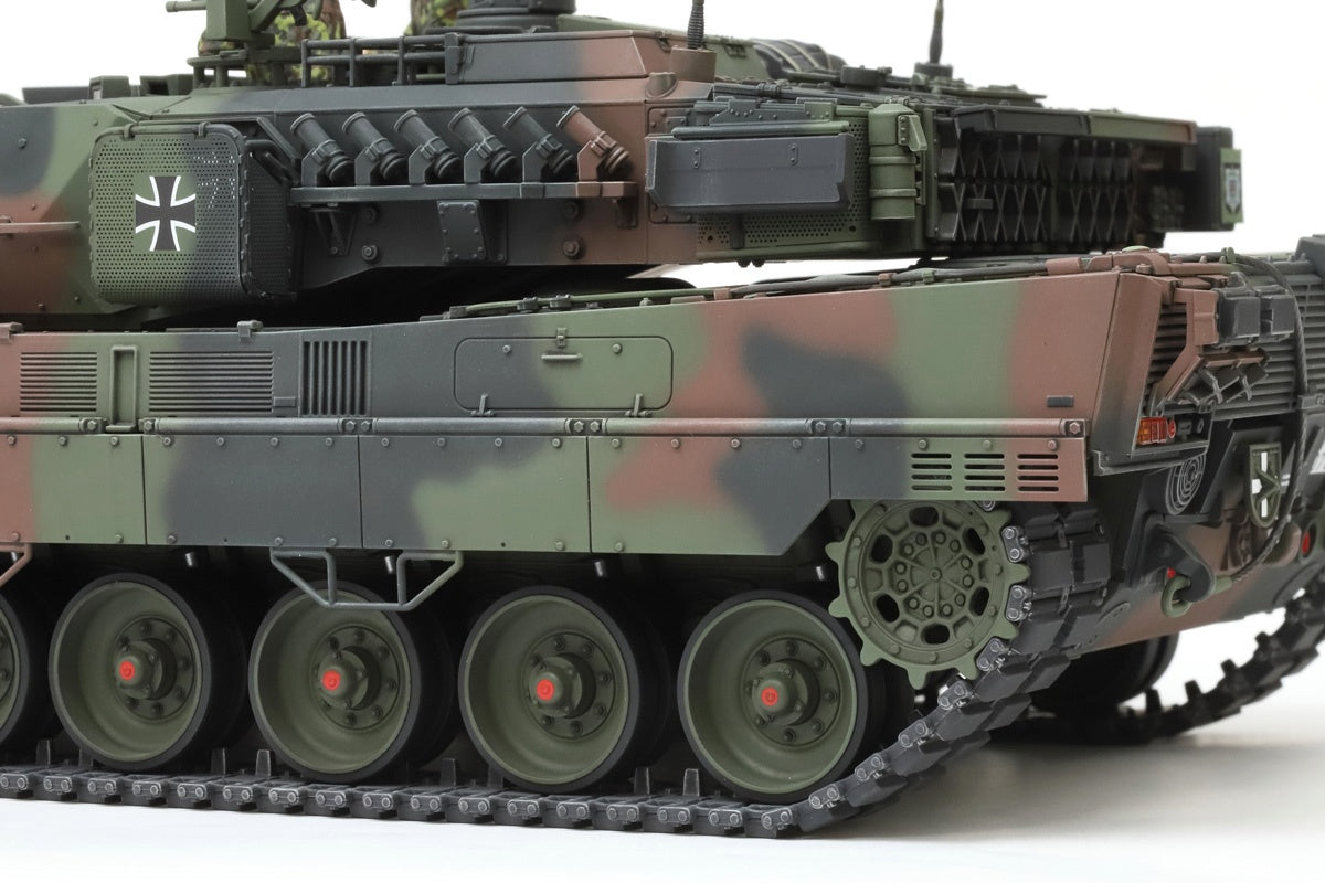 Tamiya 1/35 Military - 1/35 German Main Battle Tank Leopard 2 A7V  - 35387