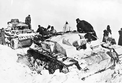 MiniArt German Tank Crew Winter Uniform 53054 figures