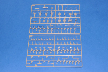Hobby Boss 1/35 French Renault R35 Light Infantry Tank model kit 83806, image 8