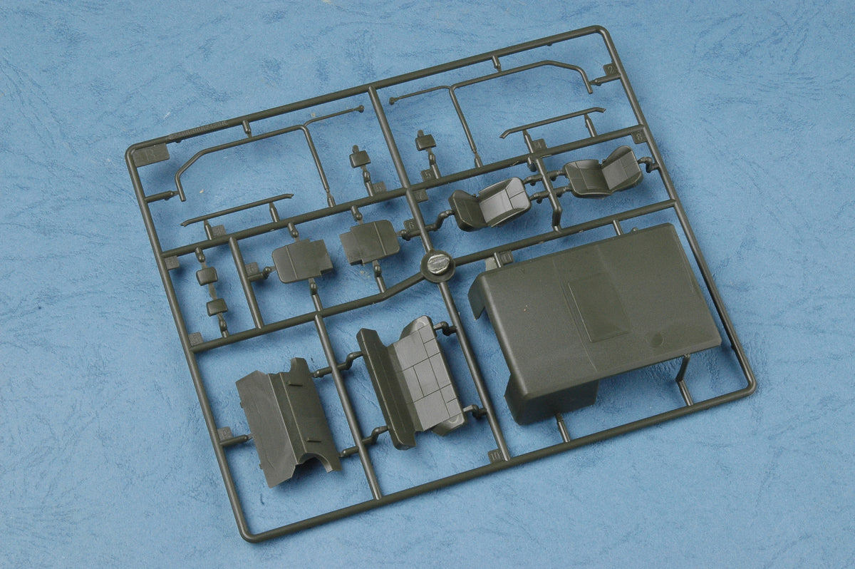 Hobby Boss 1/35 BJ2022JC Yongshi Light Utility Vehicle model kit 82466, image 9