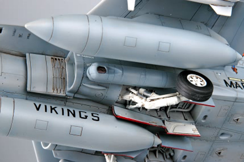 Hobby Boss 1/48 F/A-18D Hornet model kit 80322, image 4