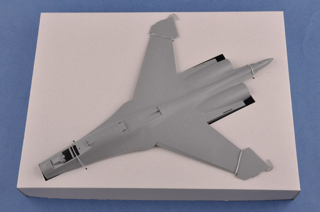 Hobby Boss 1/48 Sukhoi Su-27 Flanker Early model kit 81712, image 7