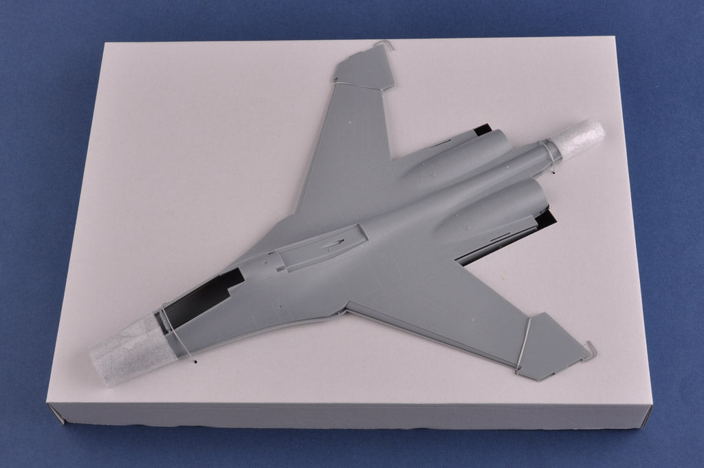 Hobby Boss 1/48 Sukhoi Su-27UB Flanker C model kit 81713, image 7