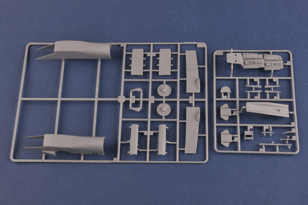Hobby Boss 1/48 Sukhoi Su-27UB Flanker C model kit 81713, image 10