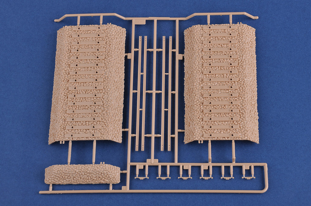 Hobby Boss 1/72 German BP-42 Geschutzwagen model kit 82923, image 7
