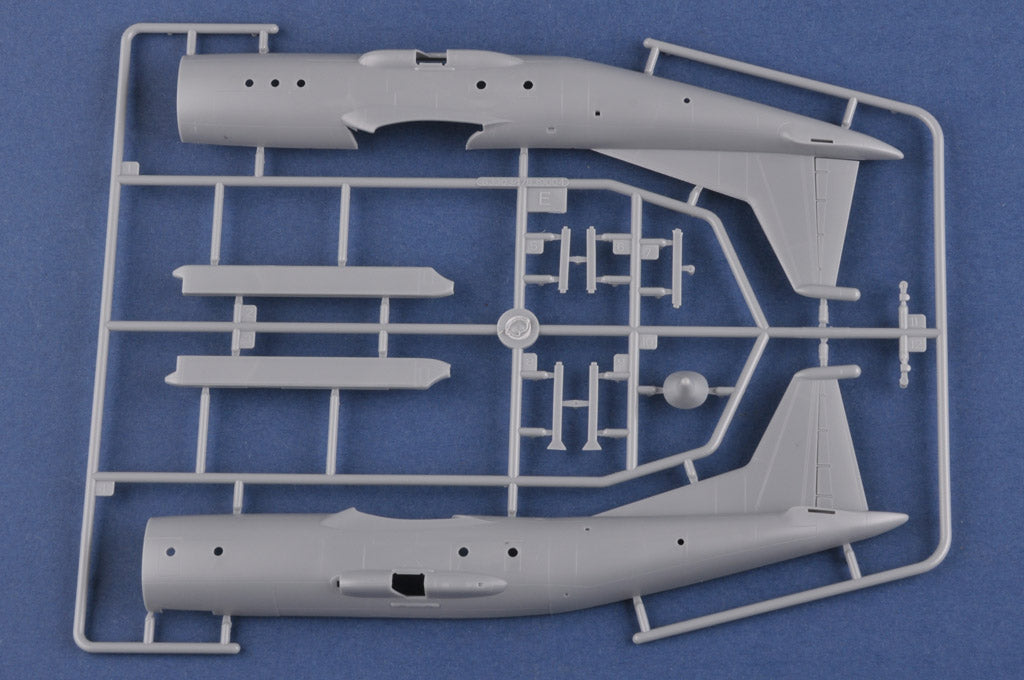 Hobby Boss 1/144 Chinese KJ-200 AEW&C Aircraft model kit 83903, image 6