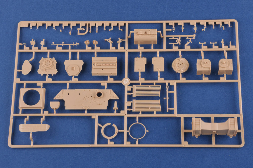 Hobby Boss 1/35 Leopard C1A1 Canadian Main Battle Tank model kit 84502, image 9