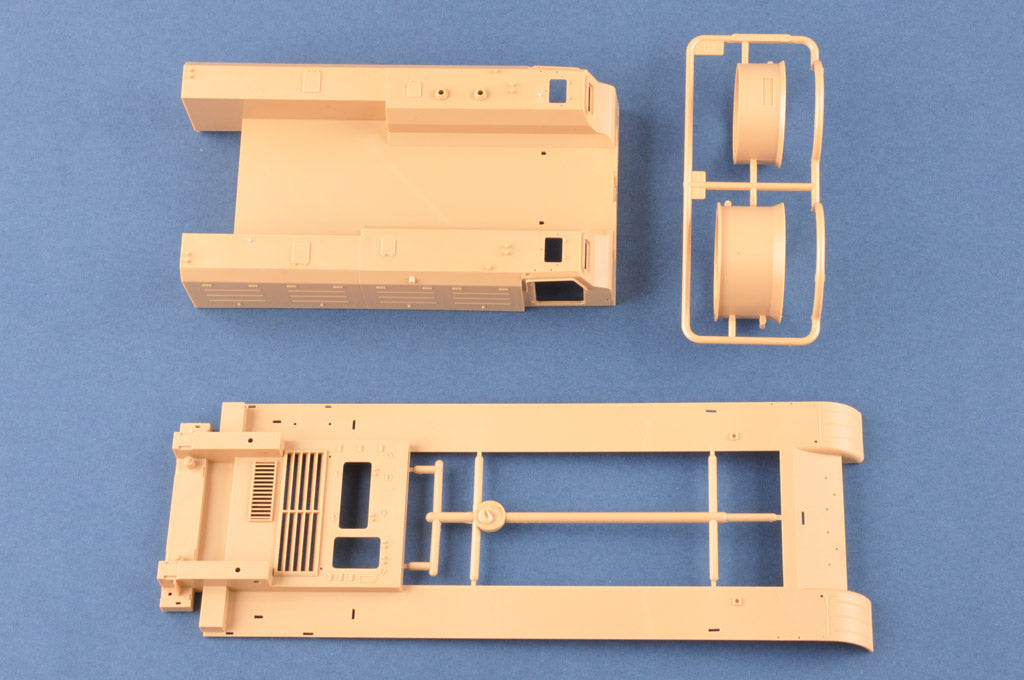 Hobby Boss 1/35 DPRK Pukguksong-2 Missile Launcher model kit 84544, image 6