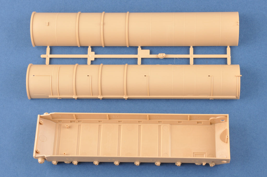 Hobby Boss 1/35 DPRK Pukguksong-2 Missile Launcher model kit 84544, image 13