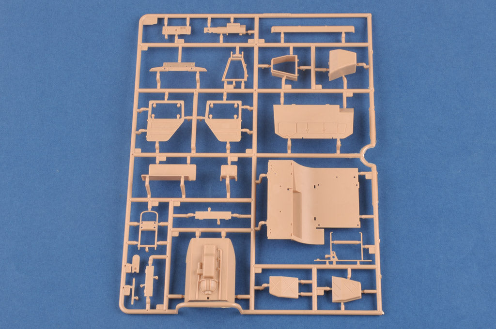 Hobby Boss 1/35 LKW 7t mil gl with LARS 2 Rocket Launcher model kit 85521, image 7