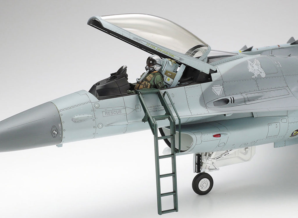 Tamiya 1/32 Aircraft - 1/32 Lockheed F-16 Cj F.Falcon - 60315