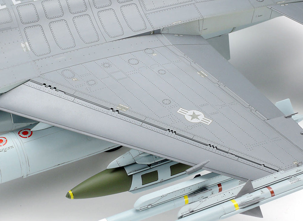 Tamiya 1/32 Aircraft - 1/32 Lockheed F-16 Cj F.Falcon - 60315