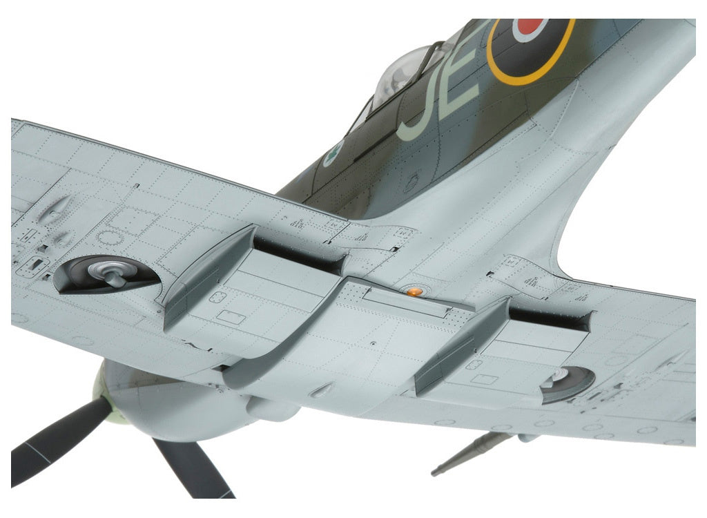Tamiya 1/32 Aircraft - 1/32 Supermarine Spitfire Mk.IXc - 60319