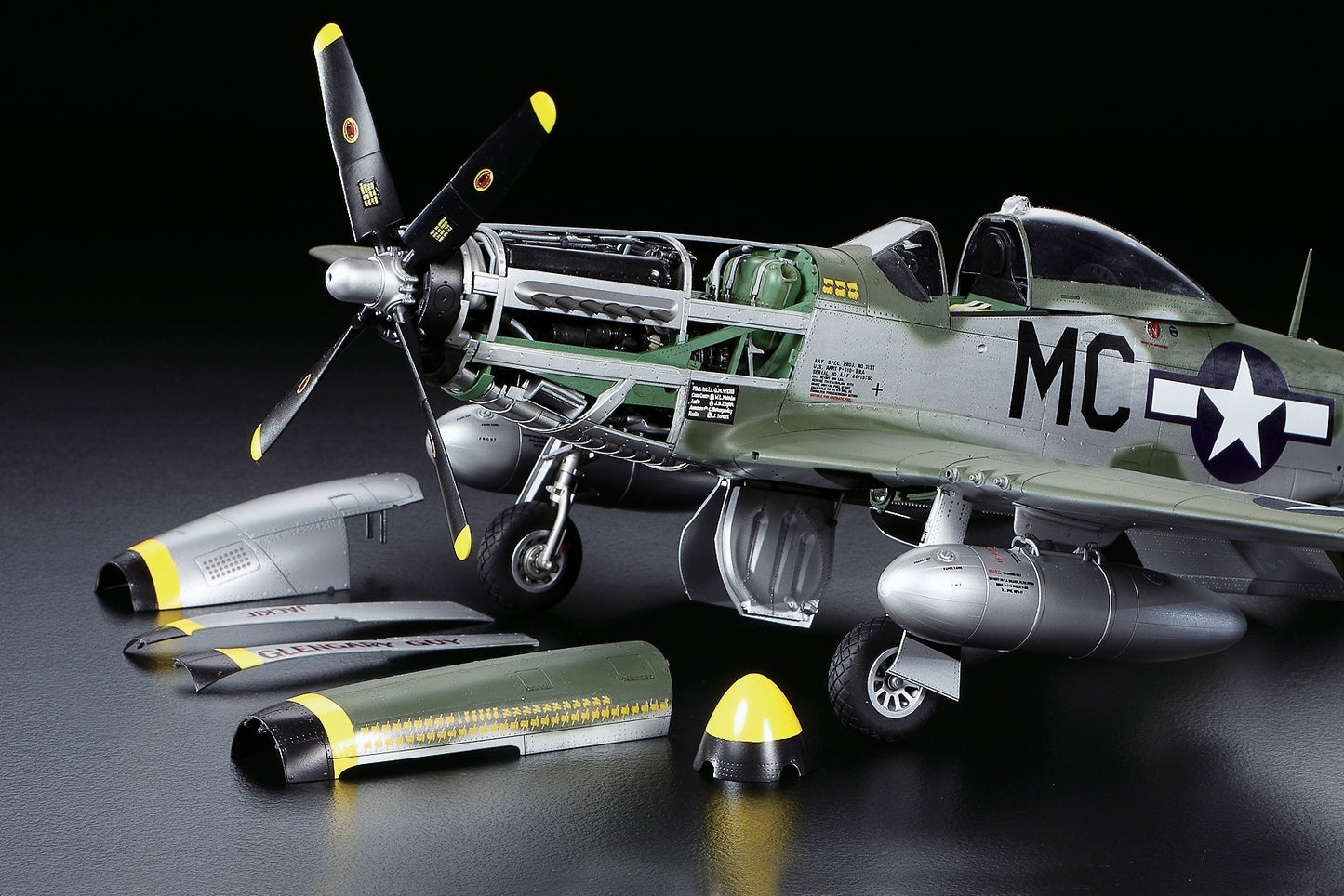 Tamiya 1/32 Aircraft - 1/32 North American P-51D Mustang - 60322