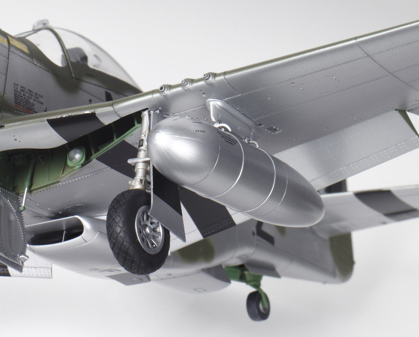 Tamiya 1/32 Aircraft - 1/32 North American P-51D Mustang - 60322