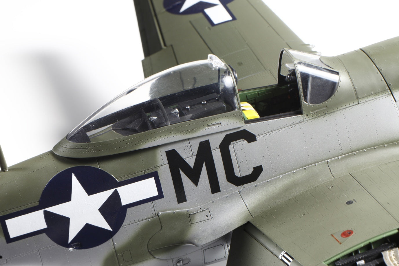 Tamiya 1/32 Aircraft - 1/32 North American P-51D Mustang - 60322