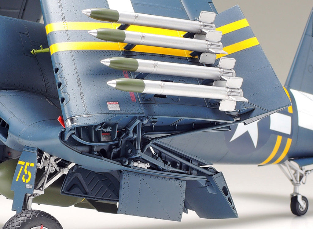 Tamiya 1/32 Aircraft - 1/32 F4U-1D Corsair - 60327