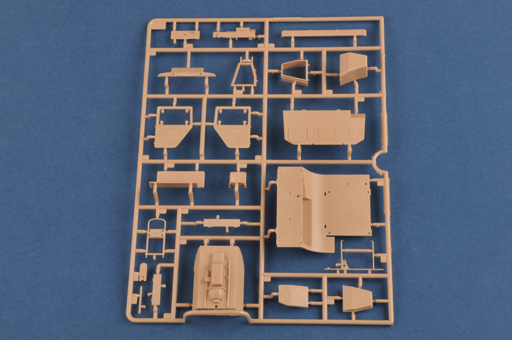 Hobby Boss 1/35 Bundeswehr LKW 7t Dump Truck model kit 85520, image 6